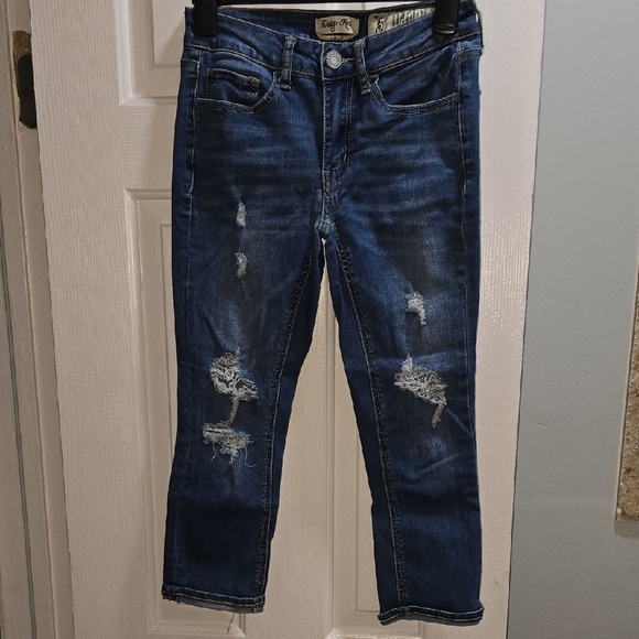 Distressed Cropped Jeans - Picture 2 of 16